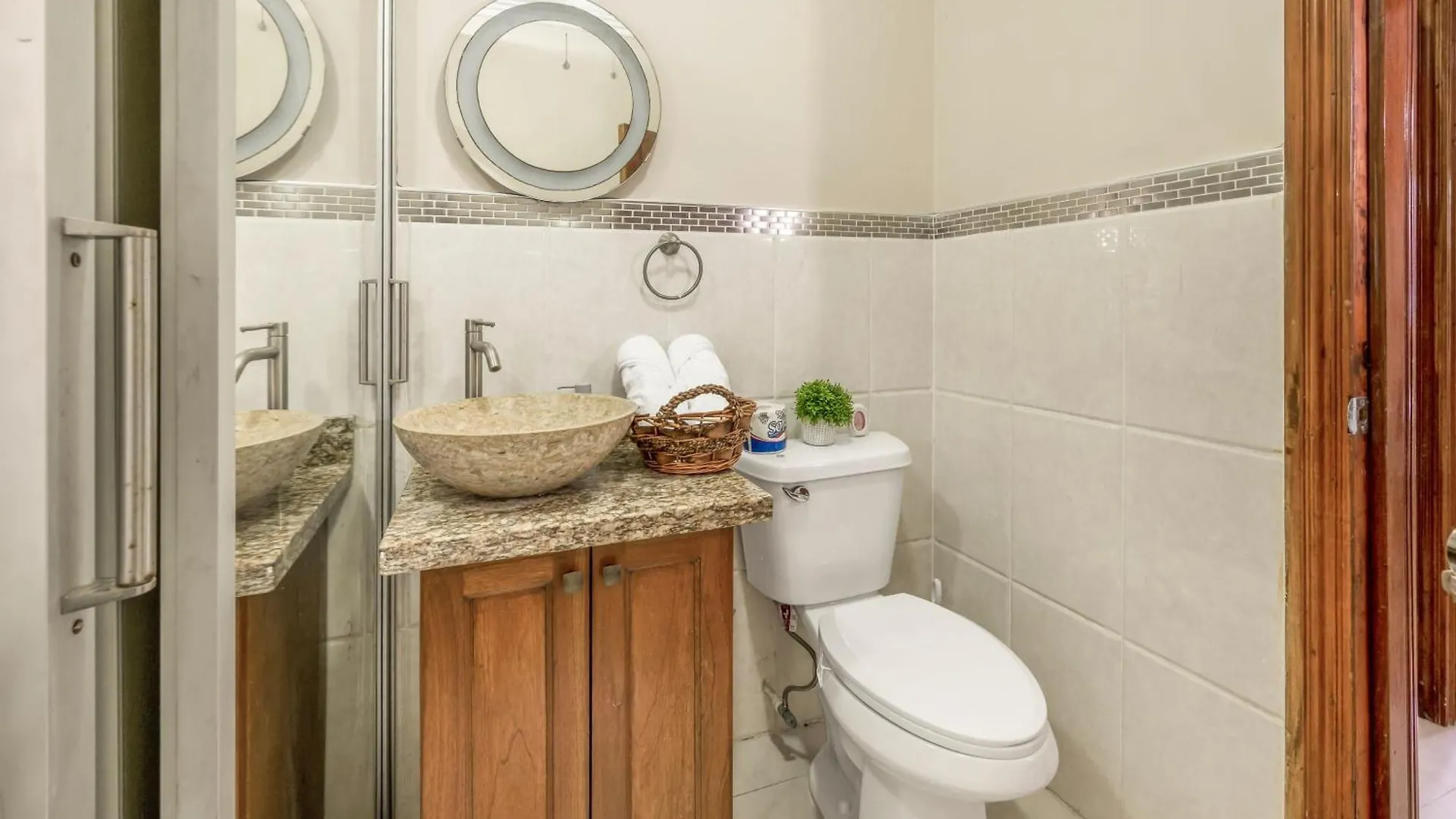 Apartment Fairview Near AC Hotel Kingston - FIWI