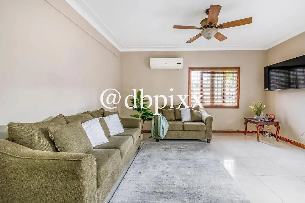 Apartmán Fairview Near Ac Hotel Kingston - Fiwi